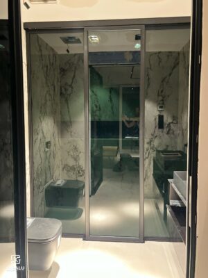 Beltéri Tolóajtó Fix Üvegezéssel - Sötétszürke Üvegezés